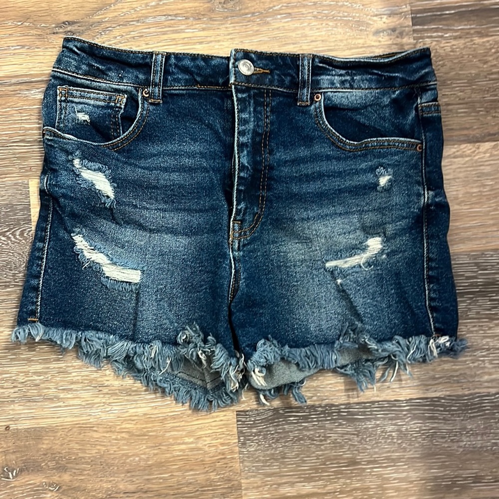 Juniors distressed cutoff shorts